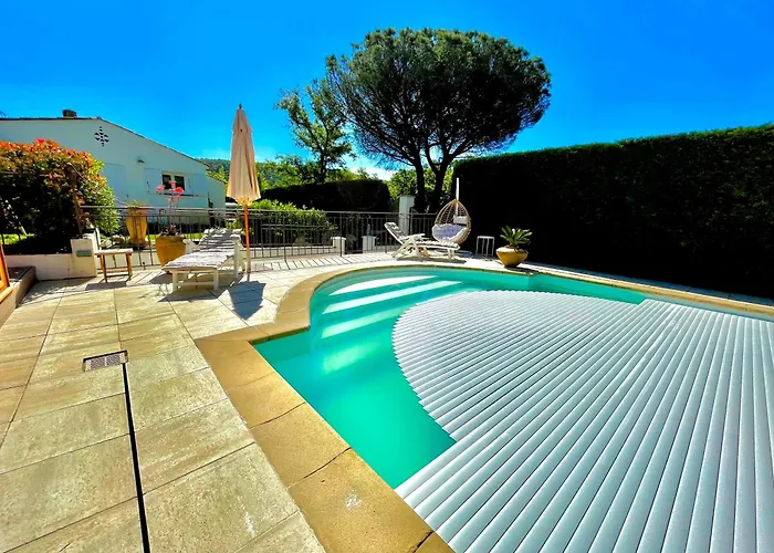 Villa Provencale Golfe St Tropez Climatisee Piscine Chauffee, Spa, Billard, Wifi Haut Debit Pro