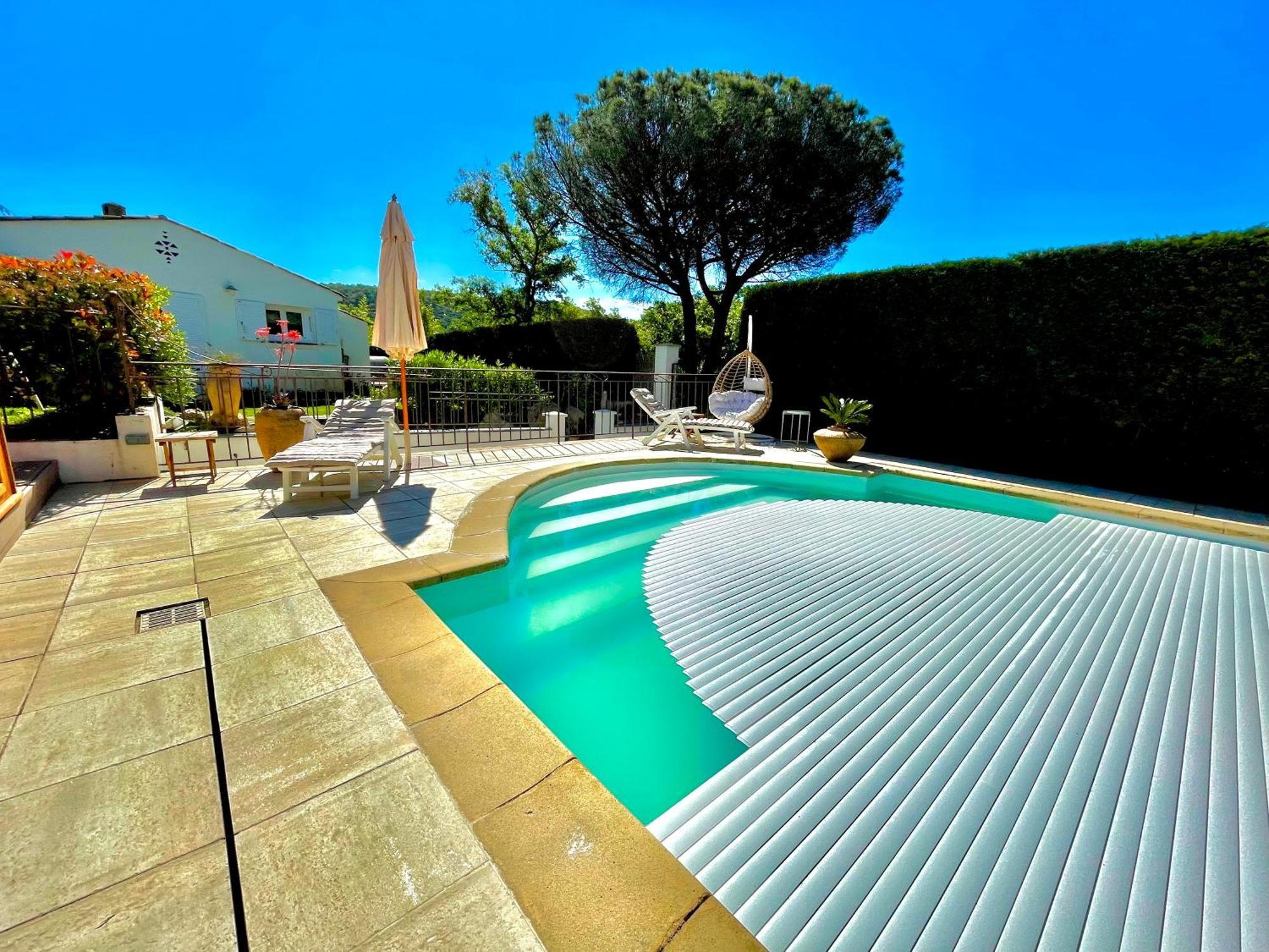 Villa Provencale Golfe St Tropez Climatisee Piscine Chauffee, Spa, Billard, Wifi Debit Pro *
