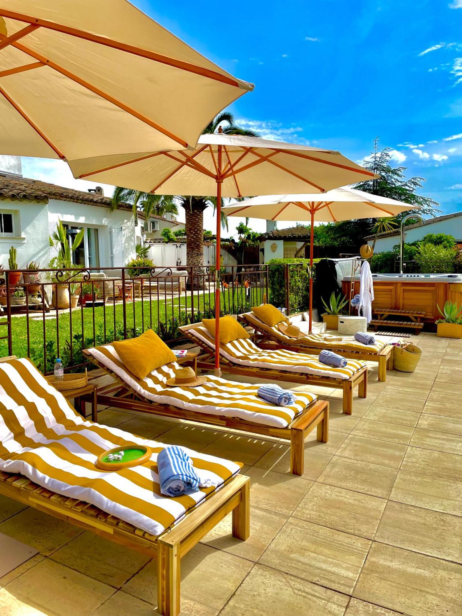 Provencale Golfe St Tropez Climatisee Piscine Chauffee, Spa, Billard, Wifi Debit Pro *