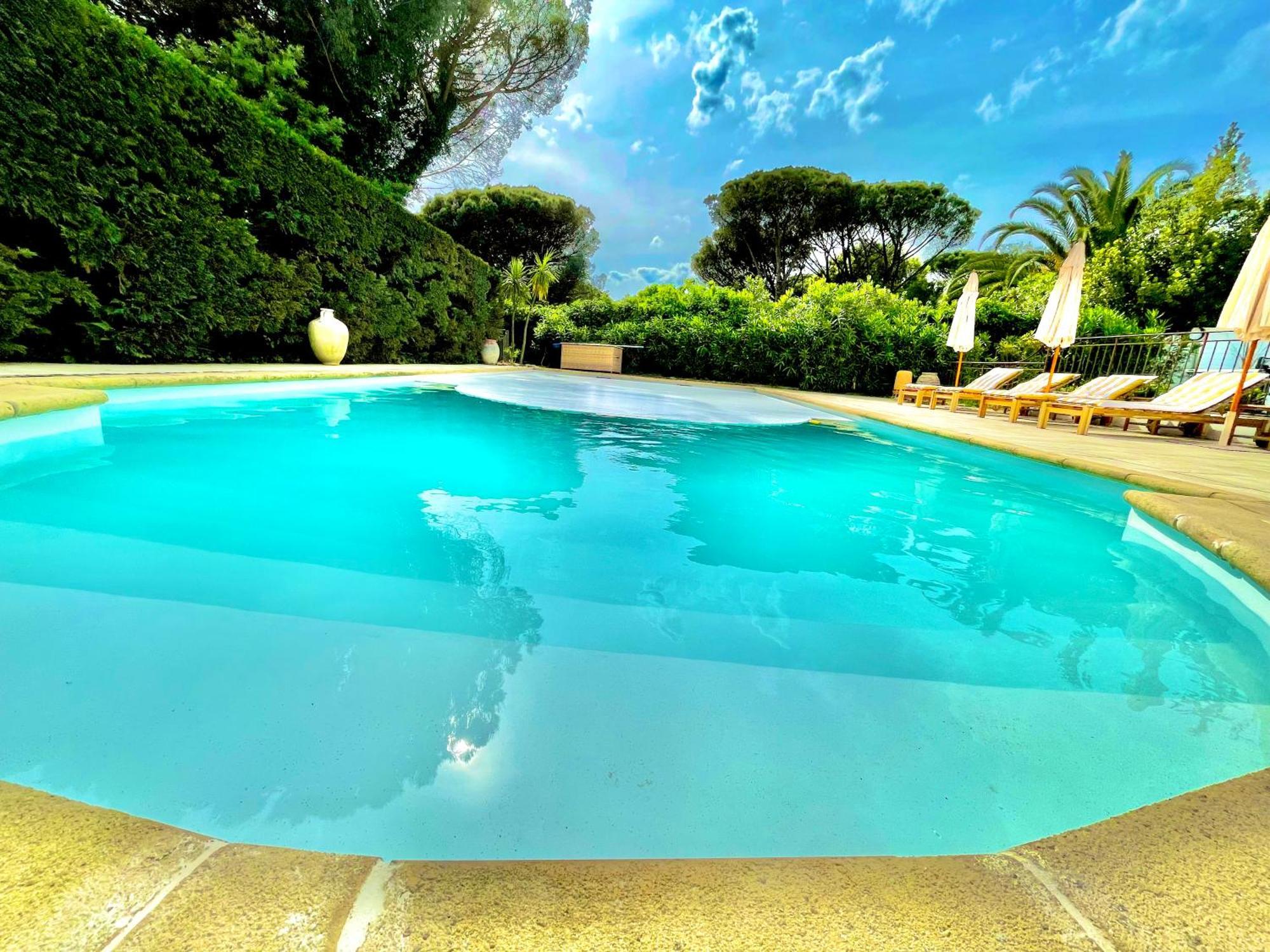 Provencale Golfe St Tropez Climatisee Piscine Chauffee, Spa, Billard, Wifi Debit Pro Villa