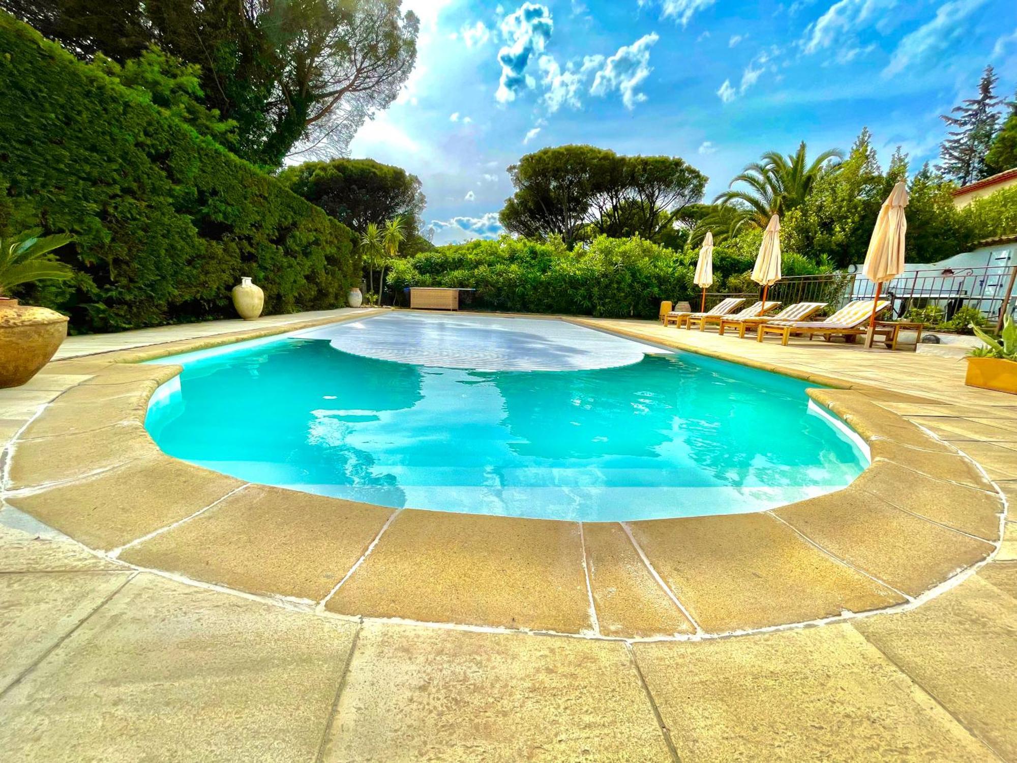 Provencale Golfe St Tropez Climatisee Piscine Chauffee, Spa, Billard, Wifi Debit Pro Villa *