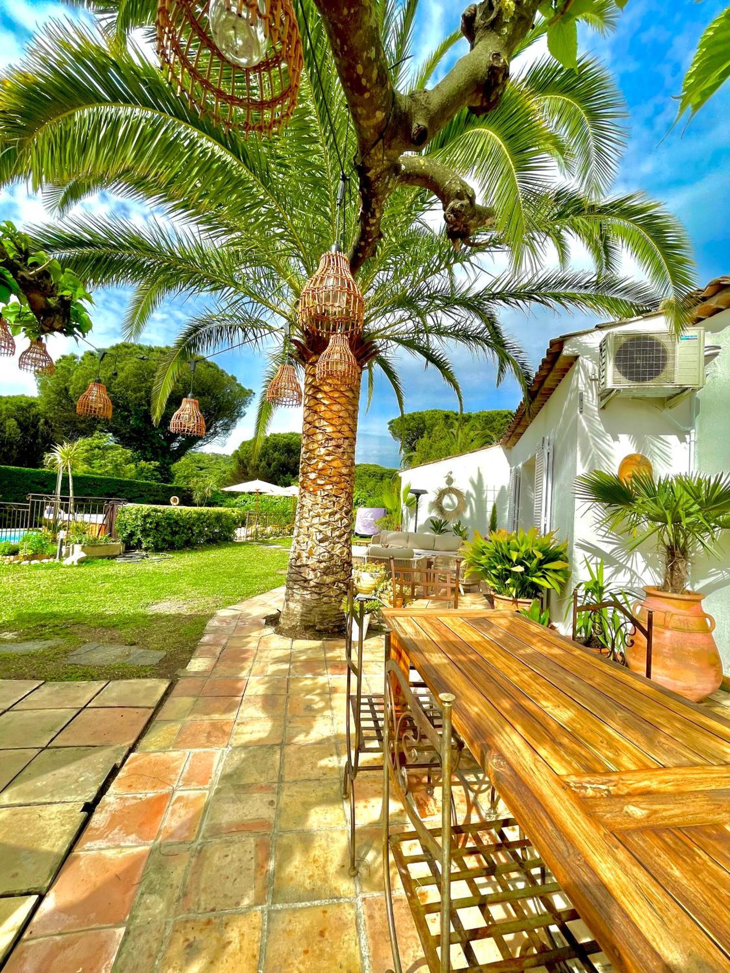 Villa Provencale Golfe St Tropez Climatisee Piscine Chauffee, Spa, Billard, Wifi Debit Pro *